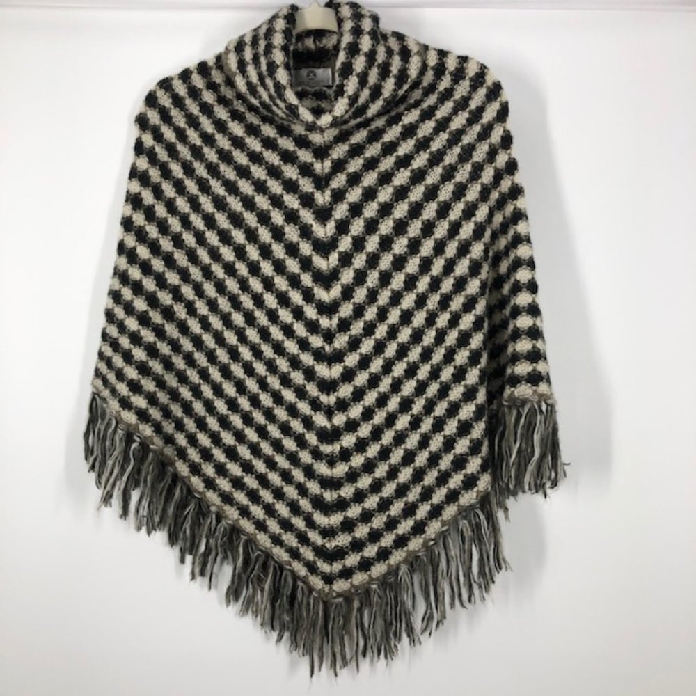 Big Buddha Black Grey White Swal/ Poncho